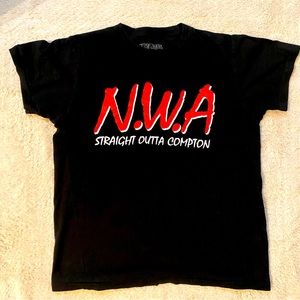 NWA ,STRAIGHT OUTTA COMPTON ( Men’s Size Medium)